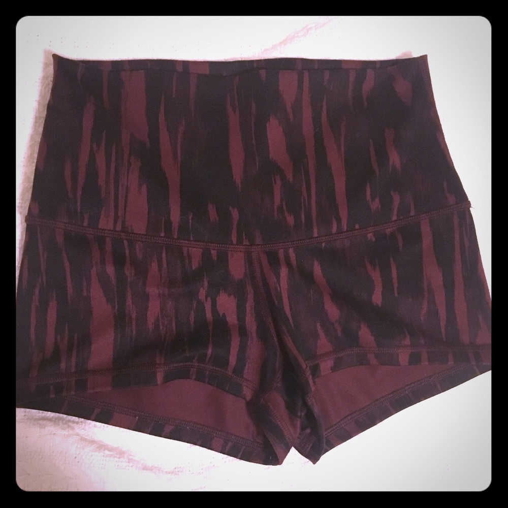 Lululemon Size 6 Roll Down Boogie Short